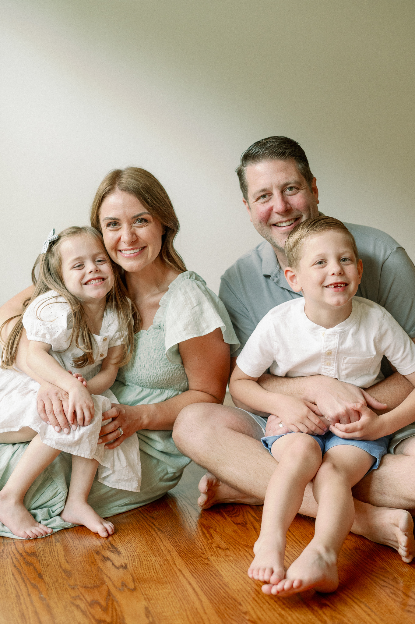 chicago family session shot in their home 