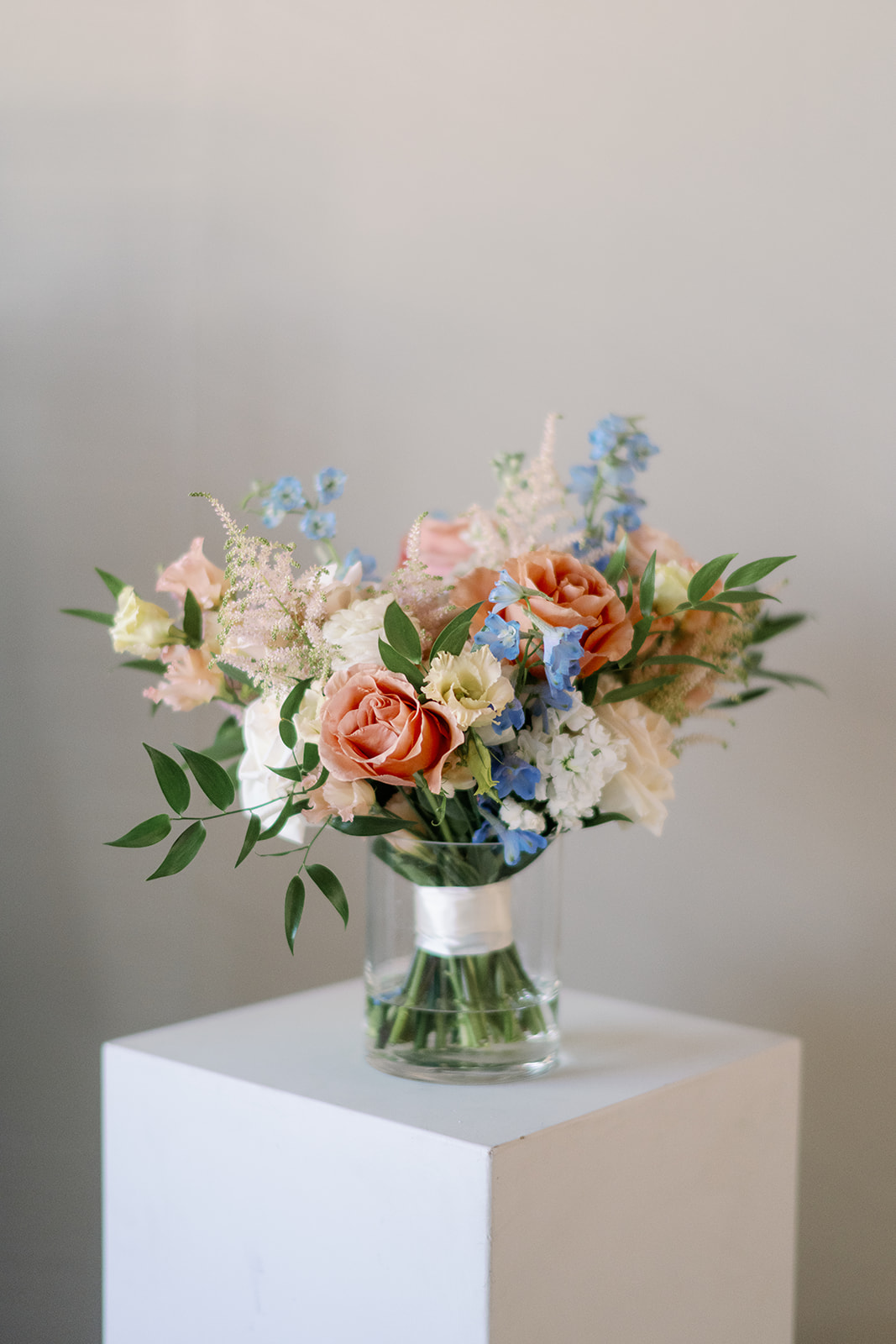 flowers by stem chicago wedding florist